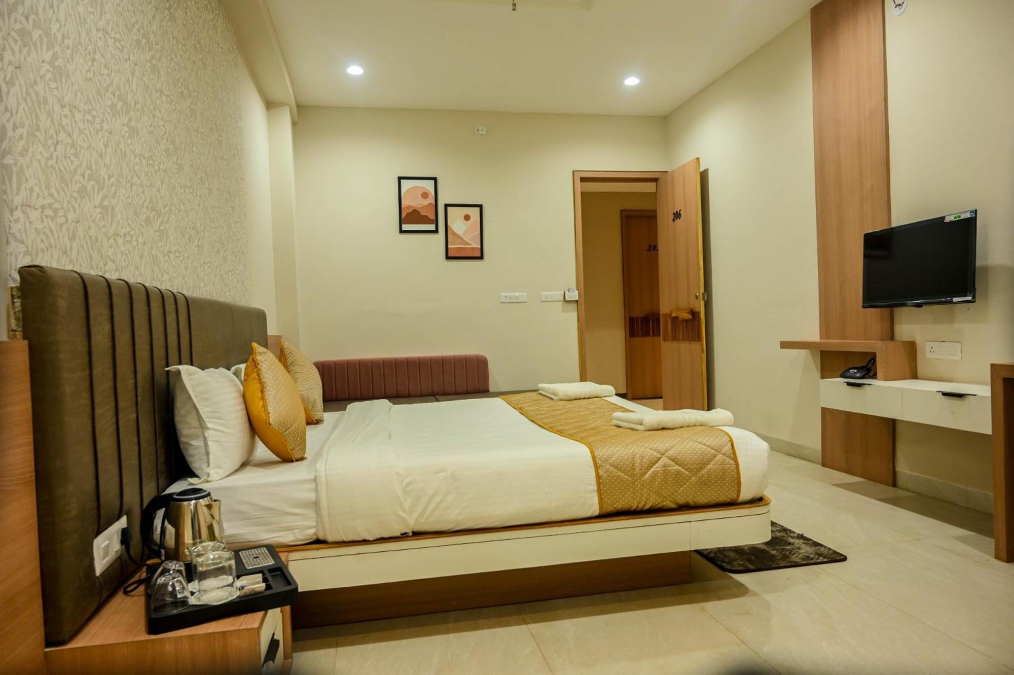 Hotel Maa Bhagwati Palace Khandwa Ngoại thất bức ảnh