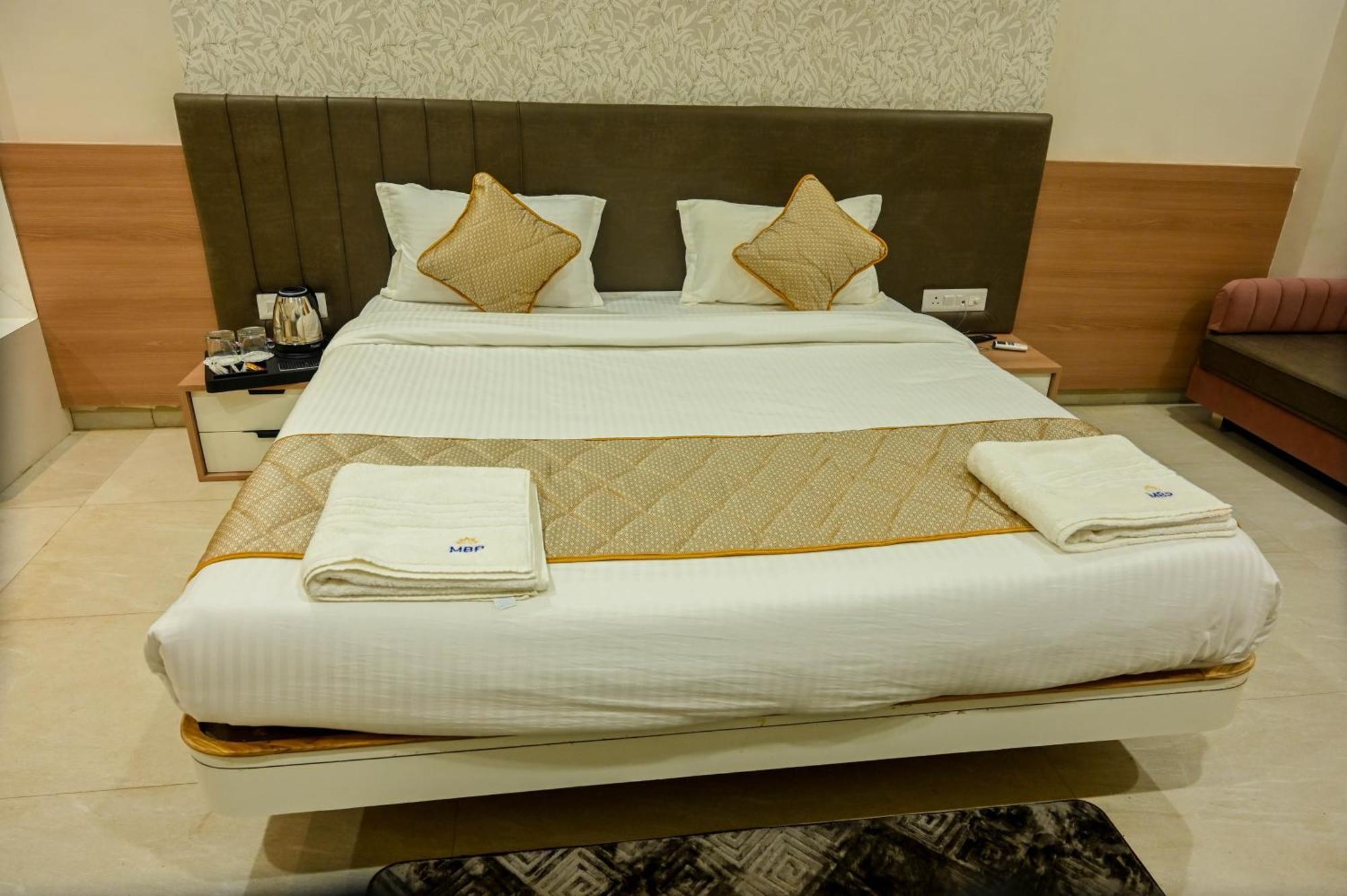 Hotel Maa Bhagwati Palace Khandwa Ngoại thất bức ảnh